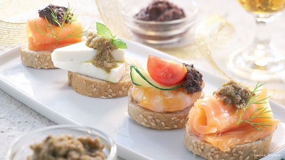 Canapé with Nefeli Kalamata olive spread & Nefeli Green olive tapenade